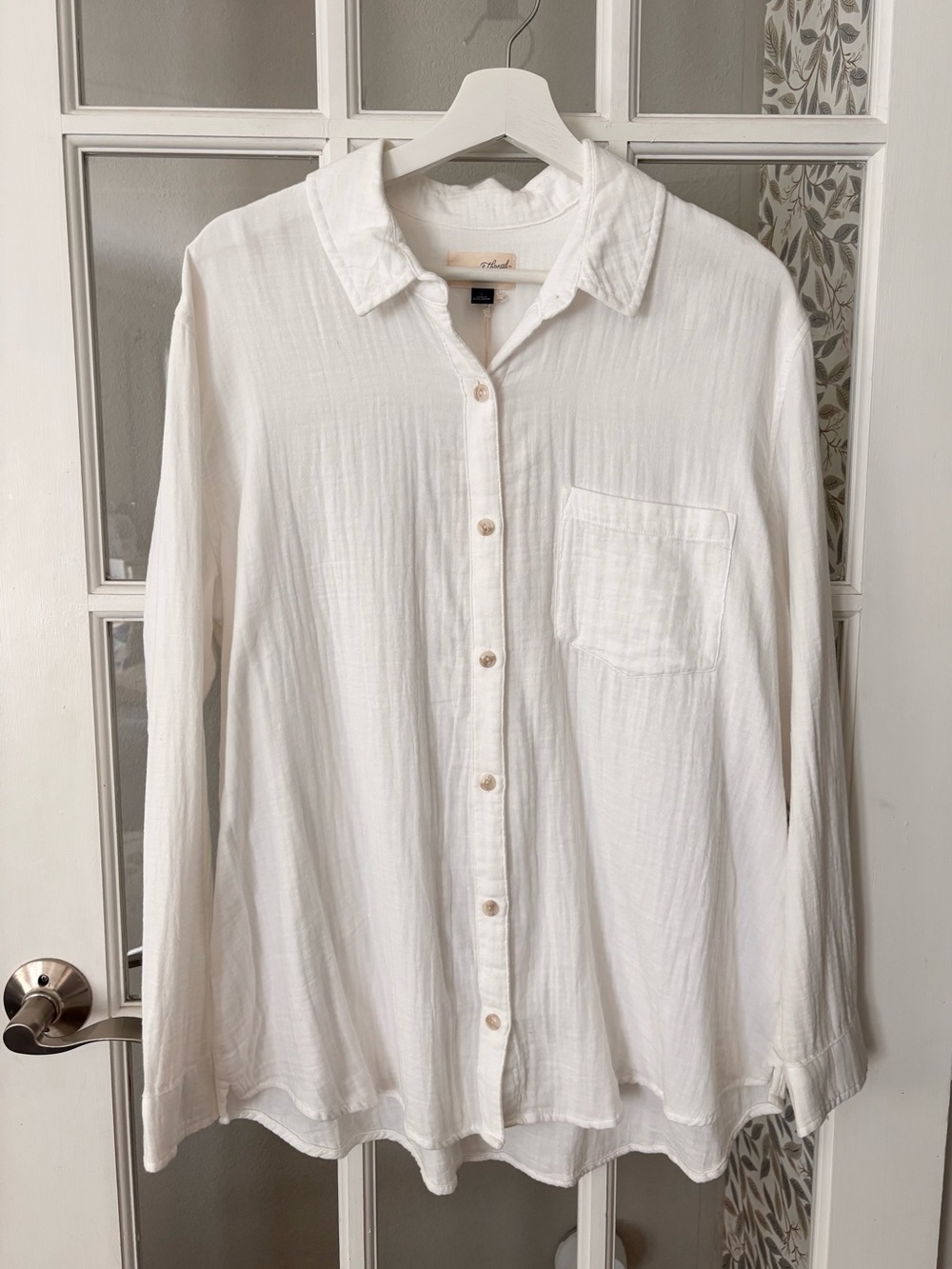 ☀️UNIVERSAL THREAD White Gauze Button Down Shirt Sz L NWT